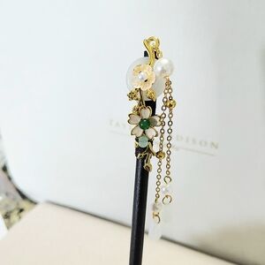 Elegant Floral Gold and Green Earrings